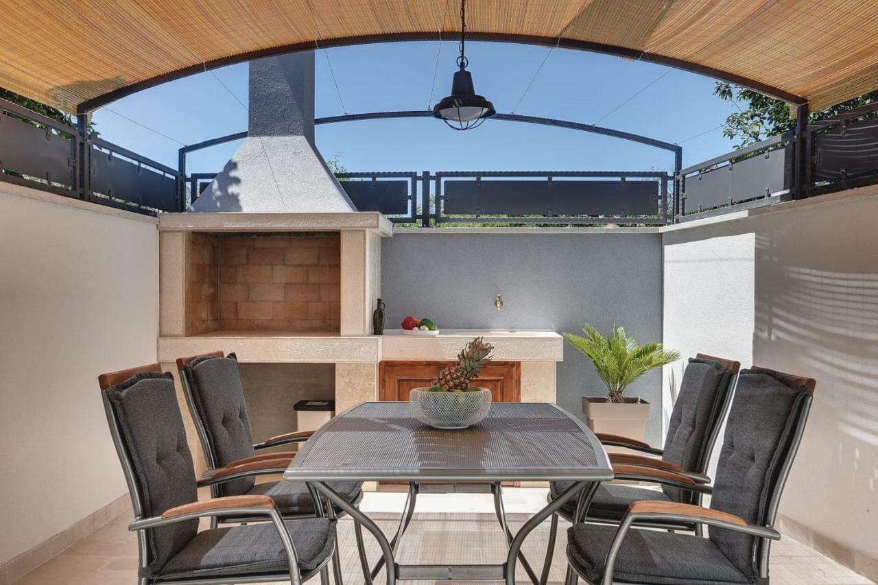 Haus Mila Villa Pavicini Luaran gambar