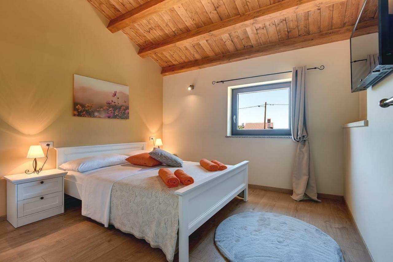 Haus Mila Villa Pavicini Luaran gambar